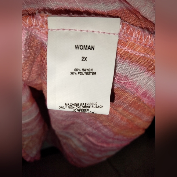 Cocomo Woman (Size 2X) Multicolor Button V-Neck Cut Roll Tab Sleeve Tunic Blouse - Picture 5 of 6